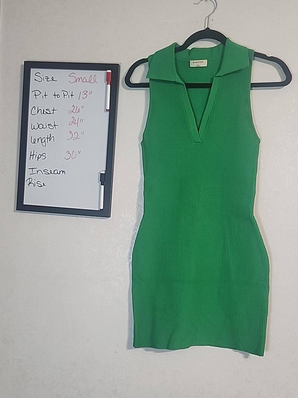 Babaton Aritzia Dress sz Small Sheath Green Ribbed Collared V-Neck Stretch Hippy